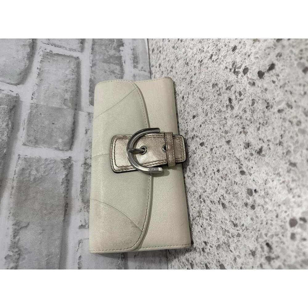 Vintage Coach Soho Slim Envelope Wallet in Off White Leather and Gold